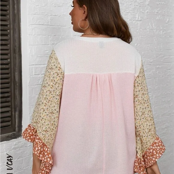 SHEIN Vacay Ditsy Floral Top - Picture 2 of 3